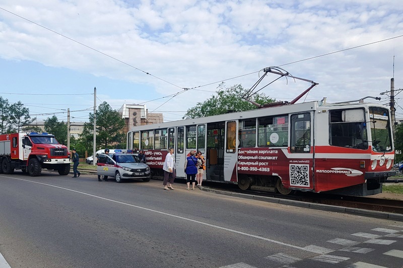 Пассажиров трамвая в Улан-Удэ высадили из-за бесхозной сумки с вещами