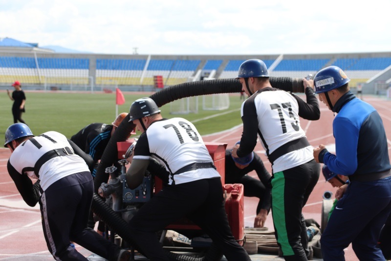 В Улан-Удэ прошли соревнования по пожарно-спасательному спорту