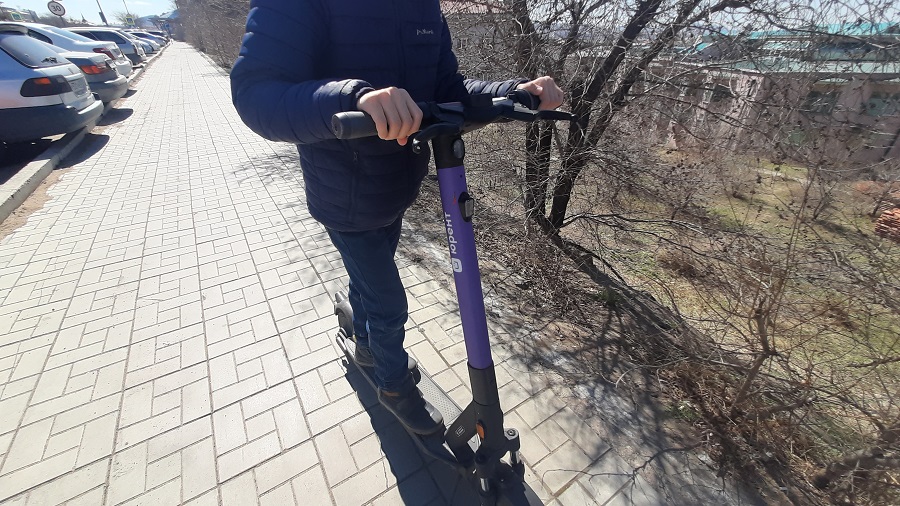 Жителей Улан-Удэ будут учить правильно ездить на электросамокатах