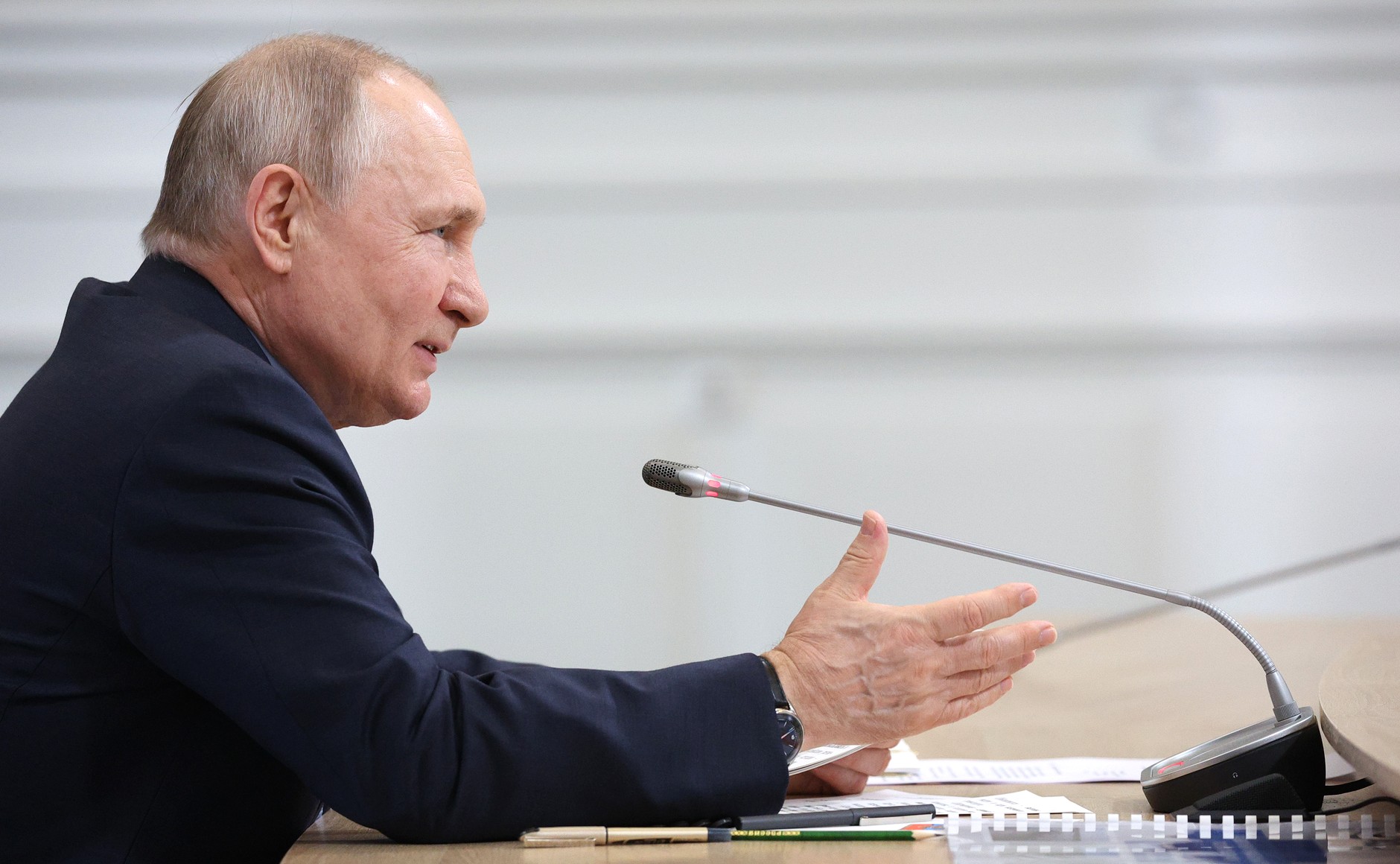 Глава Бурятии предложил Путину развивать водный транспорт на Байкале
