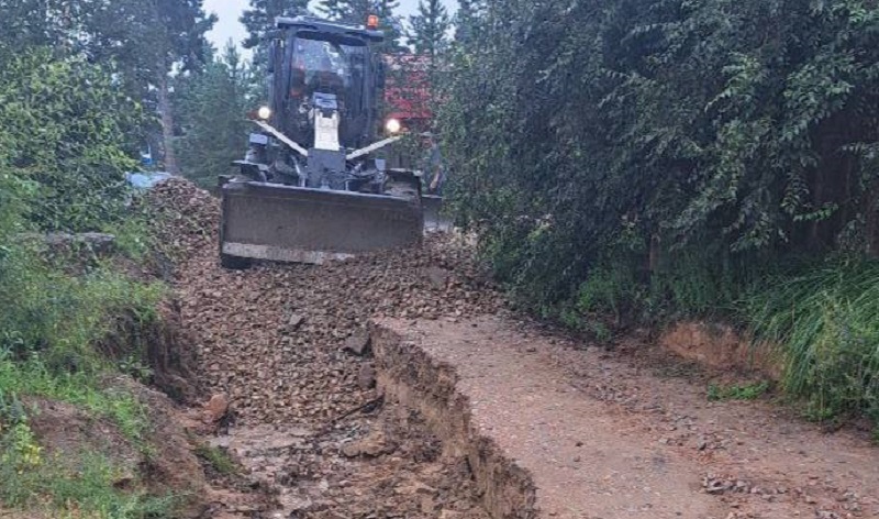 В Улан-Удэ из-за размытой дороги автобусы временно не ходят в отдаленный микрорайон