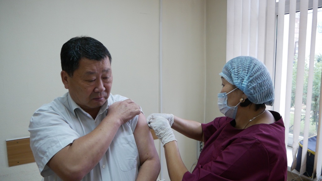 Почти 40 тысяч жителей Бурятии привились от гриппа
