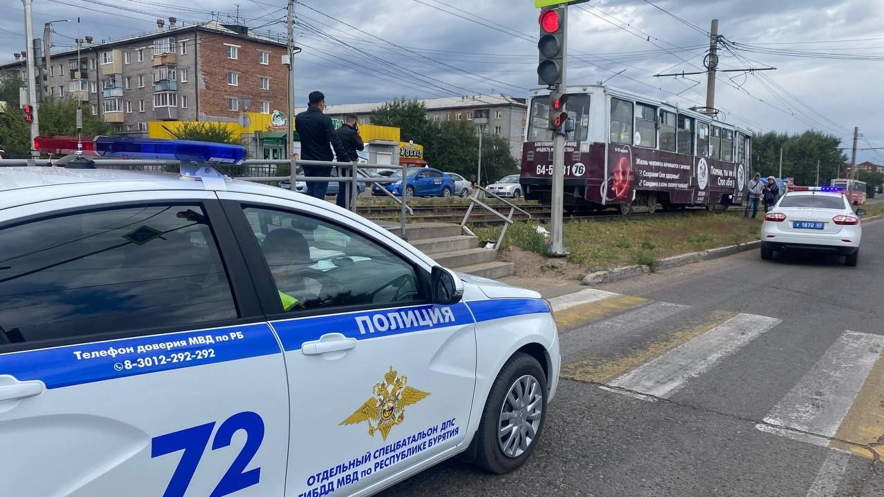 В Улан-Удэ трамвай сбил женщину