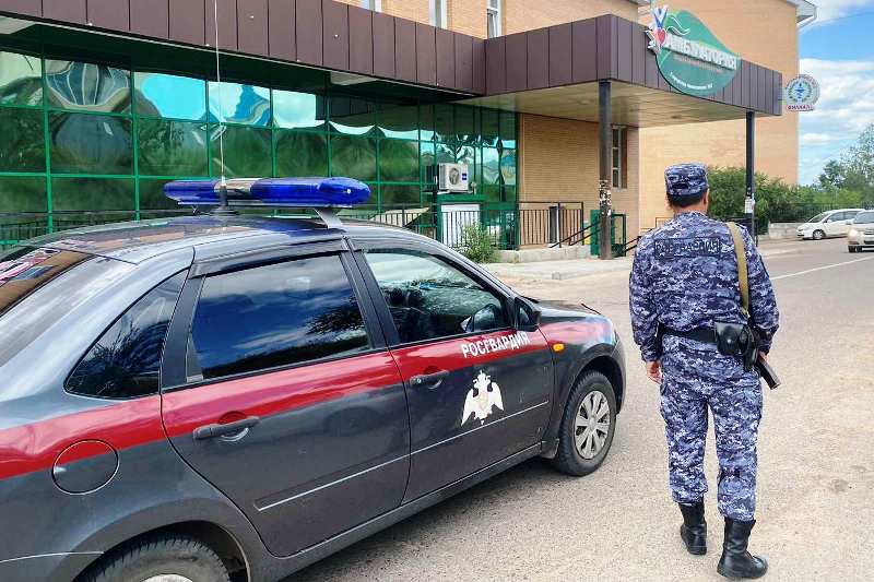 В Улан-Удэ женщина в приёмном покое напала на медсестру и укусила за плечо