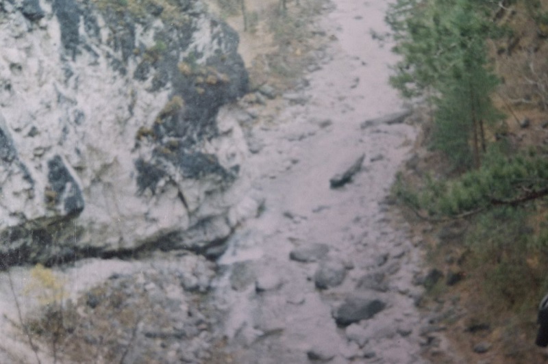 В горах Тункинского района альпинист сорвался с 20 метров 