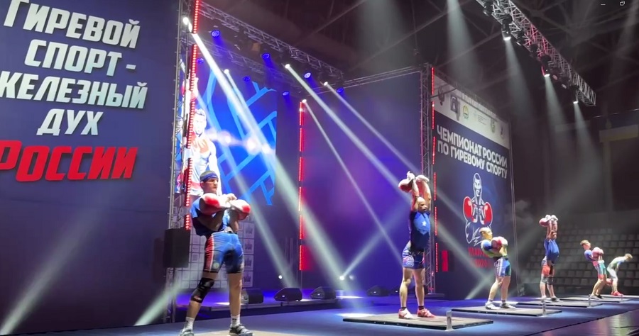 В Улан-Удэ проходит чемпионат по гиревому спорту