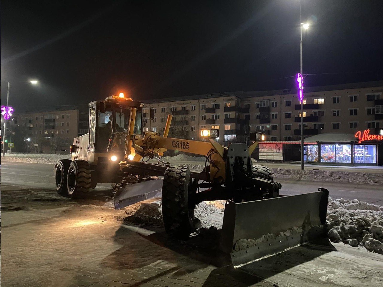 За сутки с улиц Улан-Удэ вывезли 51 КАМАЗ снега