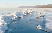 На Байкале в Бурятии образовалась новая огромная трещина