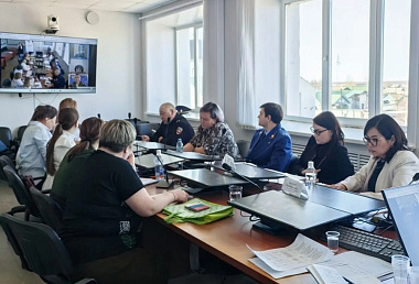 Интересы участников СВО и членов их семей стали основной темой встречи жителей Бурятии с уполномоченным в Еравне