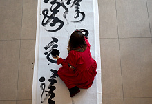 В аэропорту Улан-Удэ открылась выставка бурятских каллиграфов