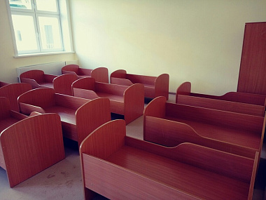 Депутаты Хурала побывали в детском саду, где дети спят на раскладушках