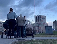 Молодые мамы из Бурятии столкнулись с агрессией двух женщин в Кудрово