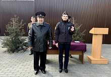 В Улан-Удэ молодые полицейские приняли присягу и получили первые звания