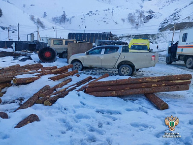 В Бурятии на шахту сошла лавина: фото с места