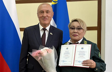 Депутат Народного Хурала поздравил лесников с профессиональным праздником