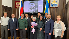 В Народном Хурале Бурятии семье участника ВОВ вернули найденный спустя 93 года орден Красного Знамени 