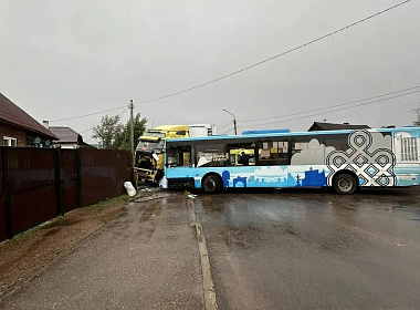В Улан-Удэ 6 человек пострадали в ДТП с автобусом и фурой