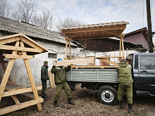 Сотрудники «Бурприрода» установят беседки на побережье Байкала