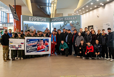 Боксёр Баир Батлаев вернулся в Бурятию с «серебром» чемпионата Европы