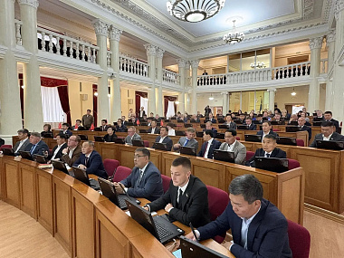 В Улан-Удэ проходит первая после летнего перерыва сессия Народного Хурала