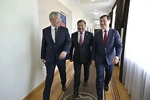 Главы Бурятии, Тувы и Калмыкии договорились о расширении сотрудничества на буддийском форуме