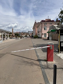 В центре Улан-Удэ повредили шлагбаум, нарушителя ищут