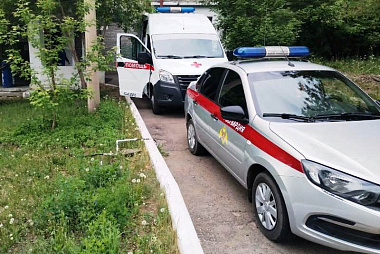 Житель Улан-Удэ вызвал себе «скорую», а потом напал на медиков с ножом