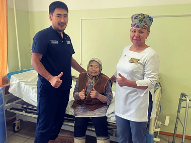 В БСМП в Улан-Удэ после успешной операции выписали 100-летнюю пациентку