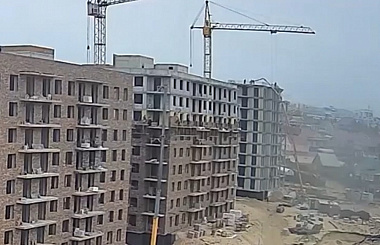 В Улан-Удэ два строителя упали с шестого этажа