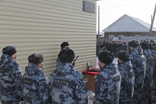 В Бурятии открыли мемориальную доску в память о бойце ОМОН