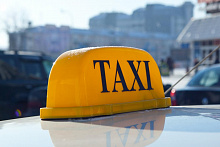 В Улан-Удэ мужчина украл телефон предыдущего пассажира такси