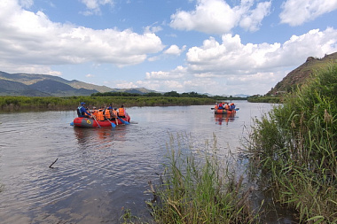 Для детей, состоящих на учете, устроили экспедицию-сплав по Селенге