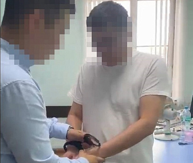 В Улан-Удэ экс-директору школы №43 пойдет под суд за мошенничество и взятки