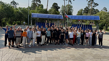 Александр Богомоев и Тагар Намсараев провели зарядку и мастер-класс для приставов 