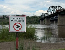 В Улан-Удэ дети продолжают купаться в запрещенных местах и без взрослых