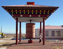 В Бурятии поставили самый большой молитвенный буддийский барабан